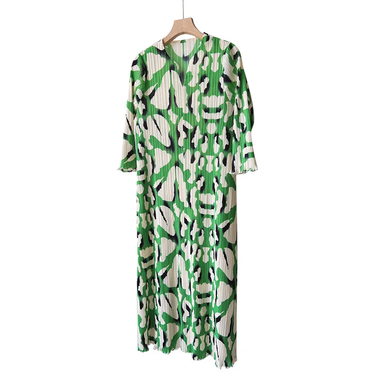 Pleated Master New Green Stone Pattern Holiday Style Covering Meat and Slimming Crop Sleeve Dress