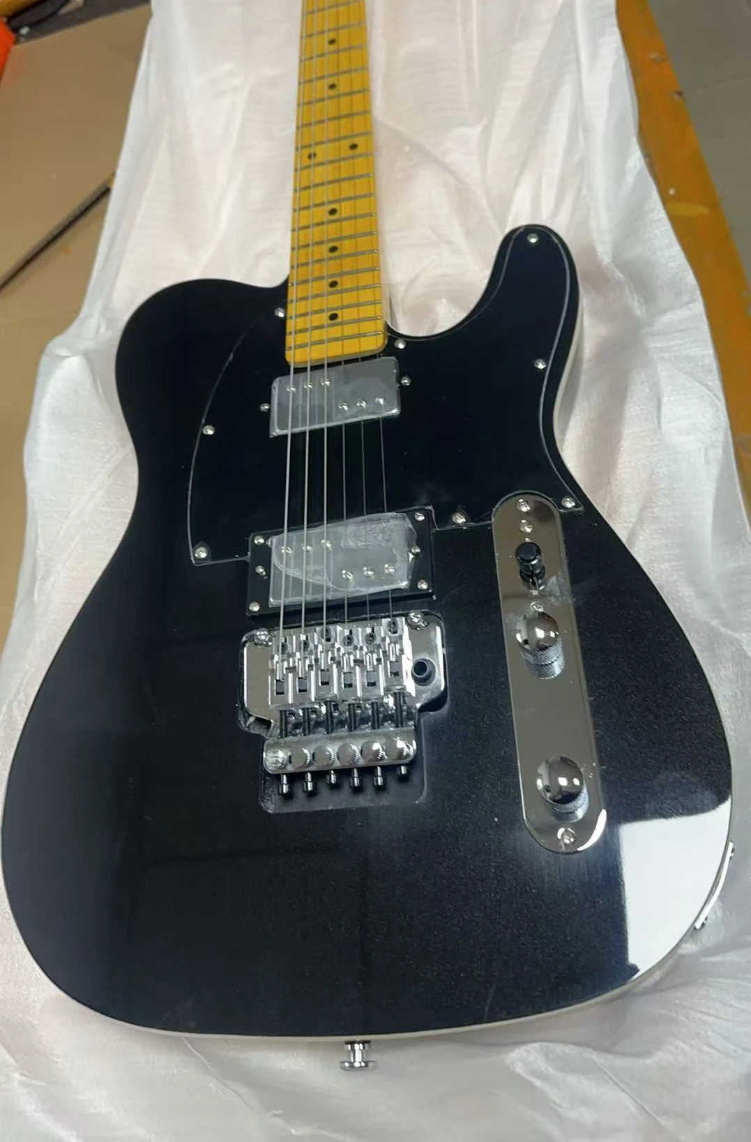 

Гитара 2026 Hot Ultra Luxe Floyd Rose HH Maple Mystic Black