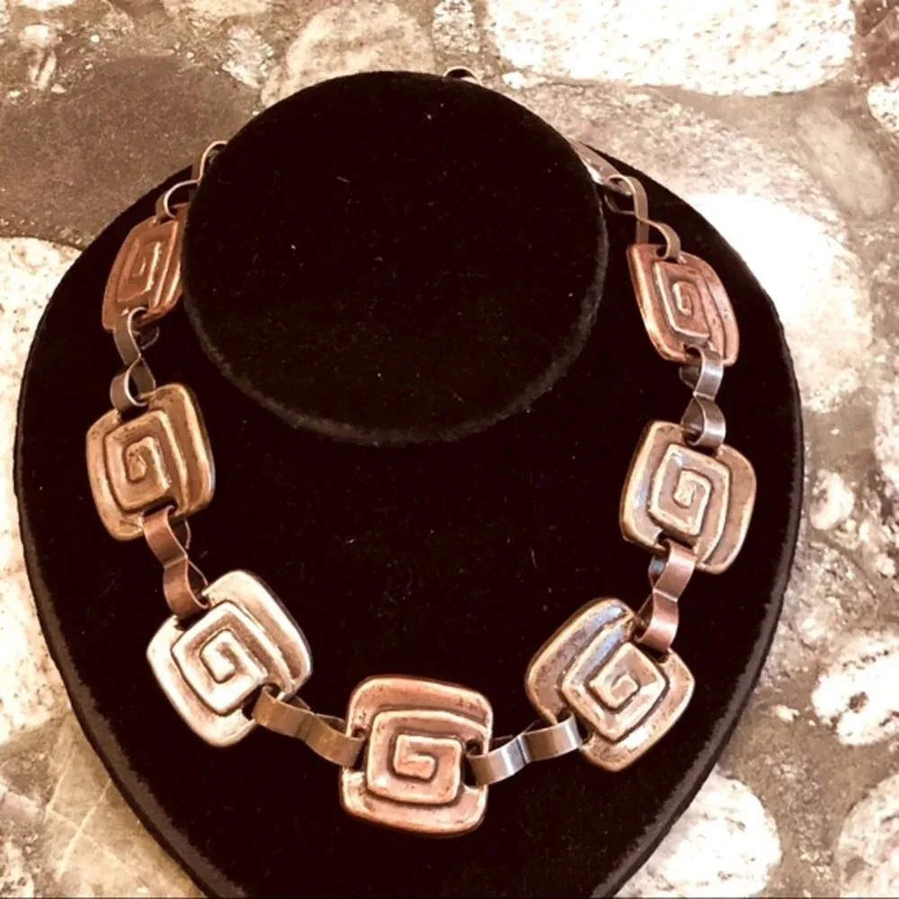 Exaggerated retro necklace bronze square pendant collarbone chain personalized light luxury splicing vortex women