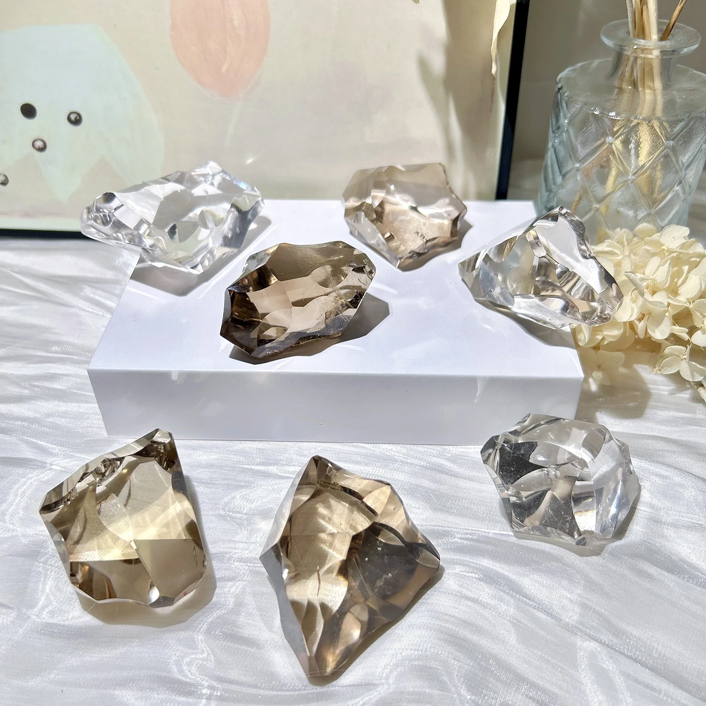 natural-white-crystal-tea-ice-block-high-frequency-energy-vibration-shape-irregular-handheld-ornament-himalayan-crystal-decor