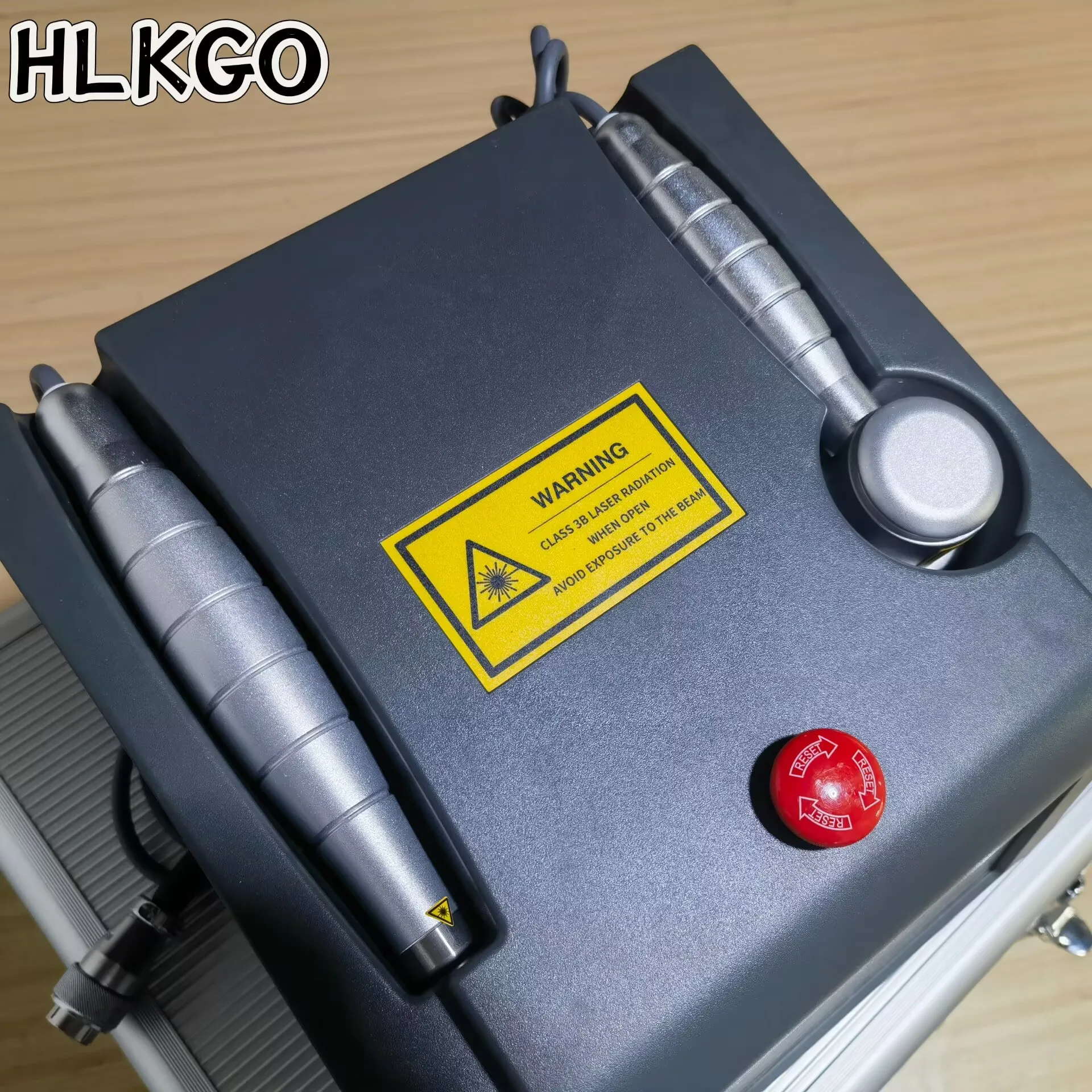 

Высокомощный диодный лазерный терапевтический аппарат 808 нм 650 нм для облегчения боли при синусите и восстановления физических функций