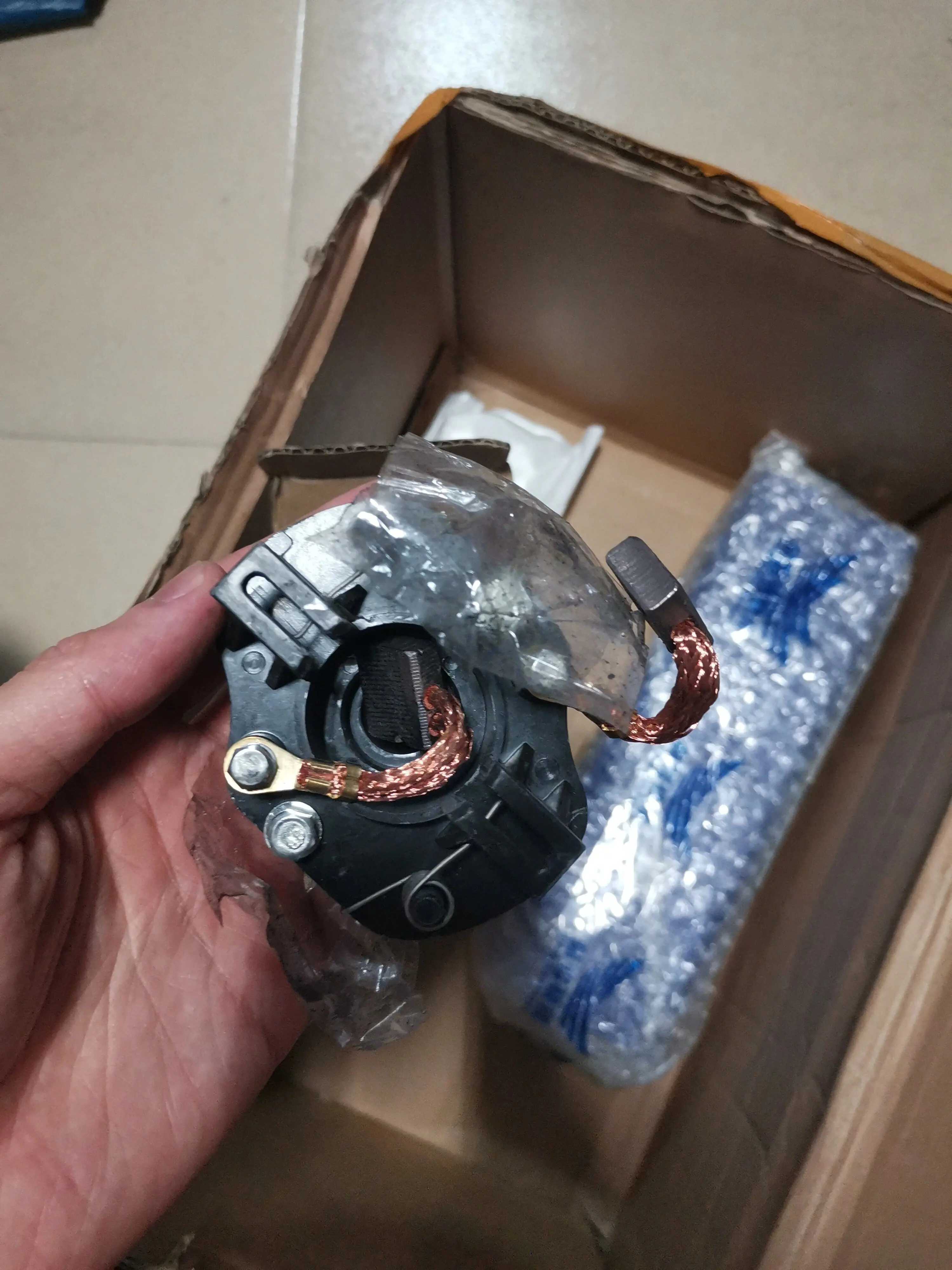 

Оптовая продажа, 55 фунтов, 62 фунта, 86 фунтов, высокопроизводительный полный набор, большой держатель угольной щетки для электрического подвесного двигателя NERAUS