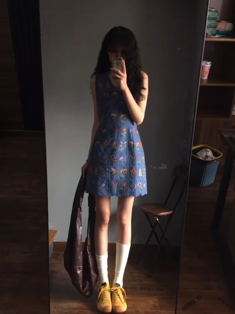

Blue Embroidered Sleeveless A-Line Skirt for plus Size Women Summer Slimming High Waist Commute Style Korean Version