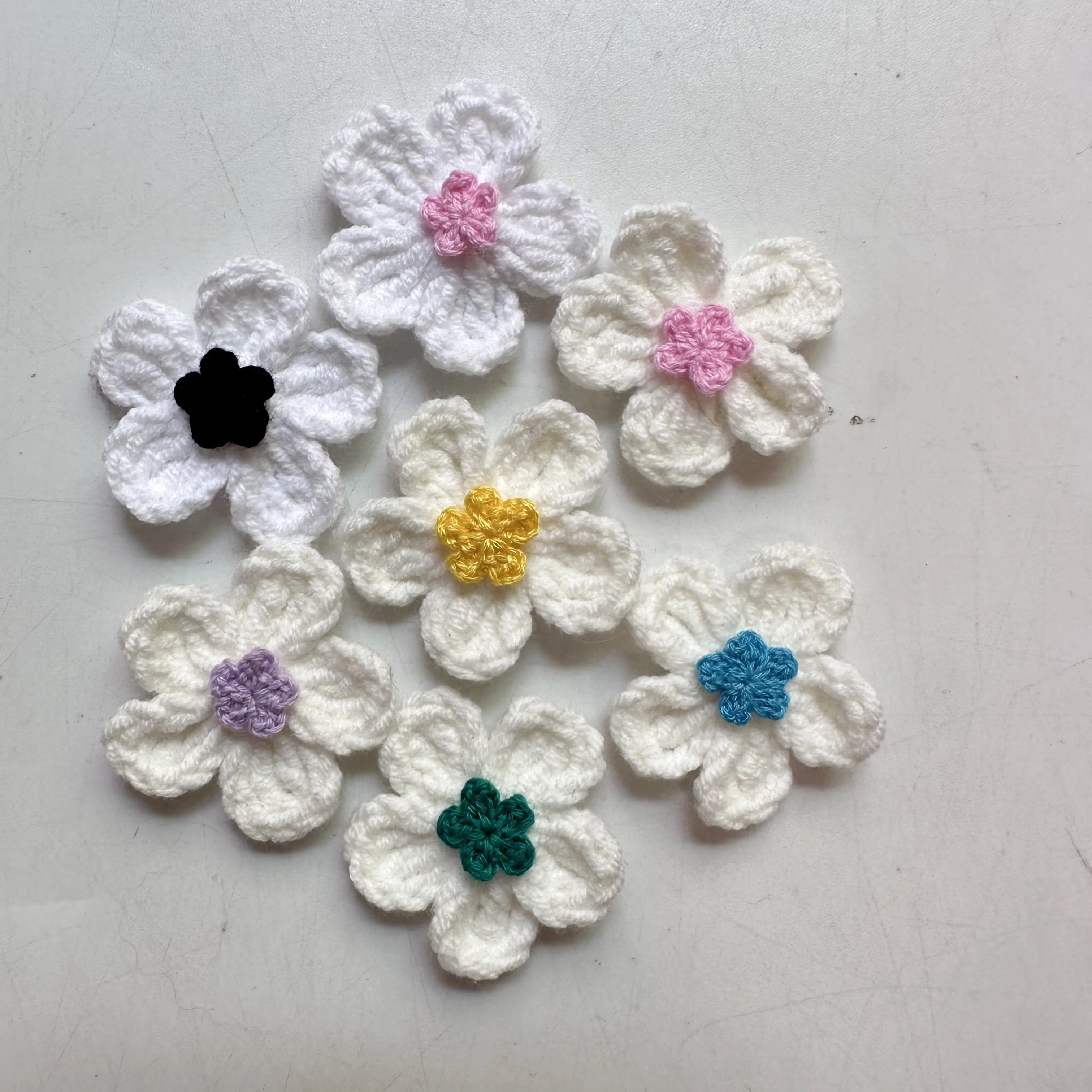 10PCS Colorfull Handmade Cotton Crochet Flowers 3.2CM DIY 3D Craft Knitted Fabric Flower Applique Clothes Decoration Axxessories