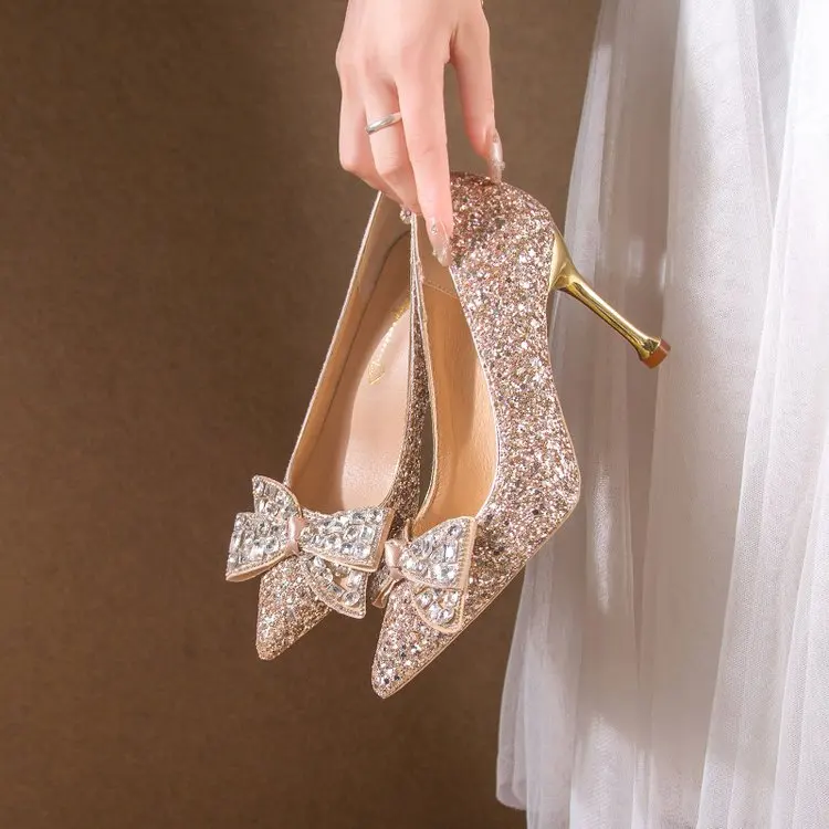 

Женские босоножки на высоком каблуке, с бантом