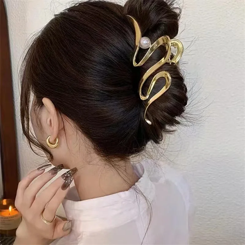 Korean Style Gold Silver Color Big Metal Pearl Waves Geometric Hair Claw for Women Accessories Crab Clamp Clip Headwear Jewelry