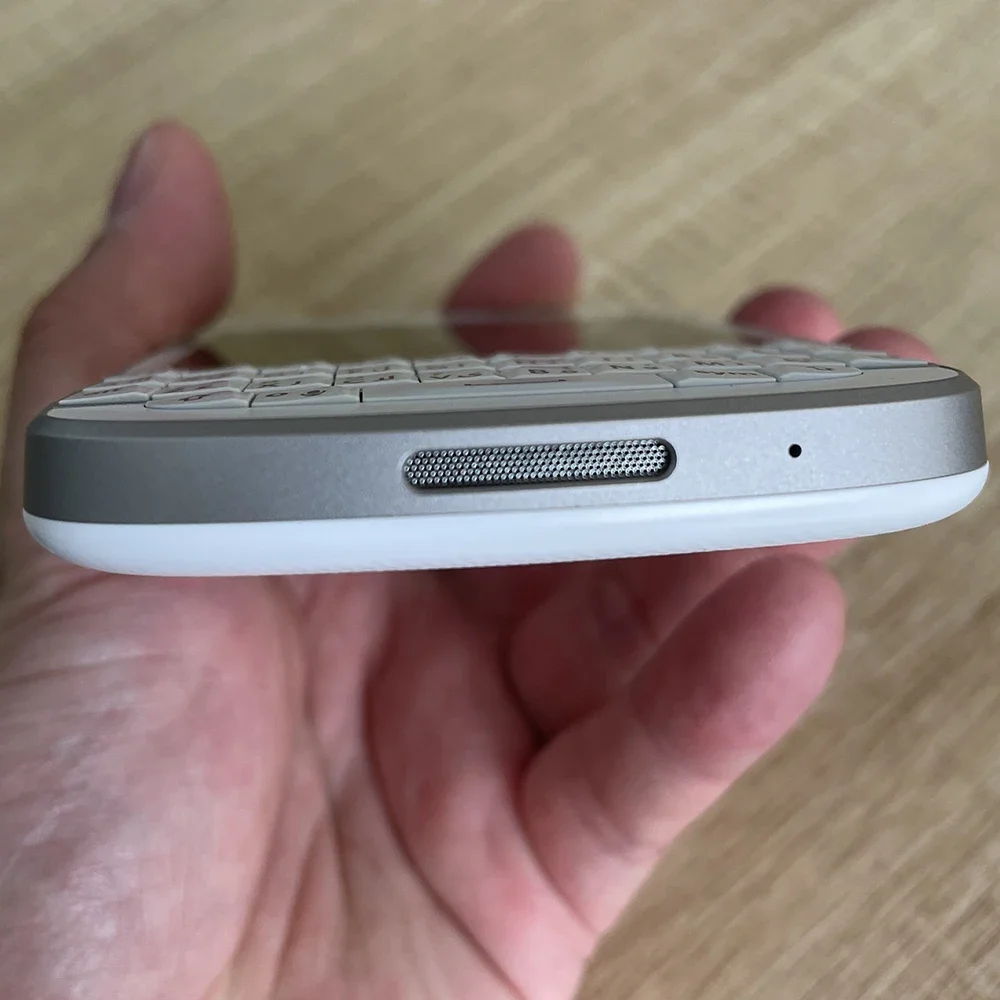 هاتف محمول Blackberry Q10 4G أصلي بشاشة 3.1 بوصة وذاكرة وصول عشوائي 2 جيجابايت وذاكرة قراءة فقط 16 جيجابايت ولوحة مفاتيح عربية بدقة 8 ميجابكسل هاتف محمول ثنائي النواة