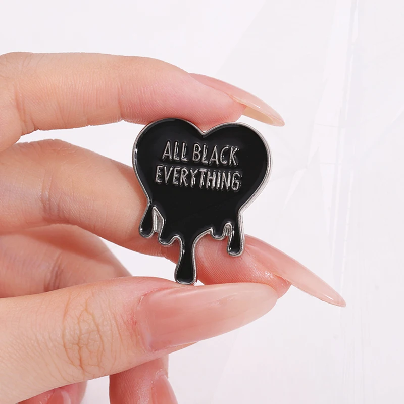 Broche De Esmalte Personalizado Preto TUDO, Pinos De Coração Fluidos, Emblemas De Lapela, Jóias Punk, Presente Para Amigos