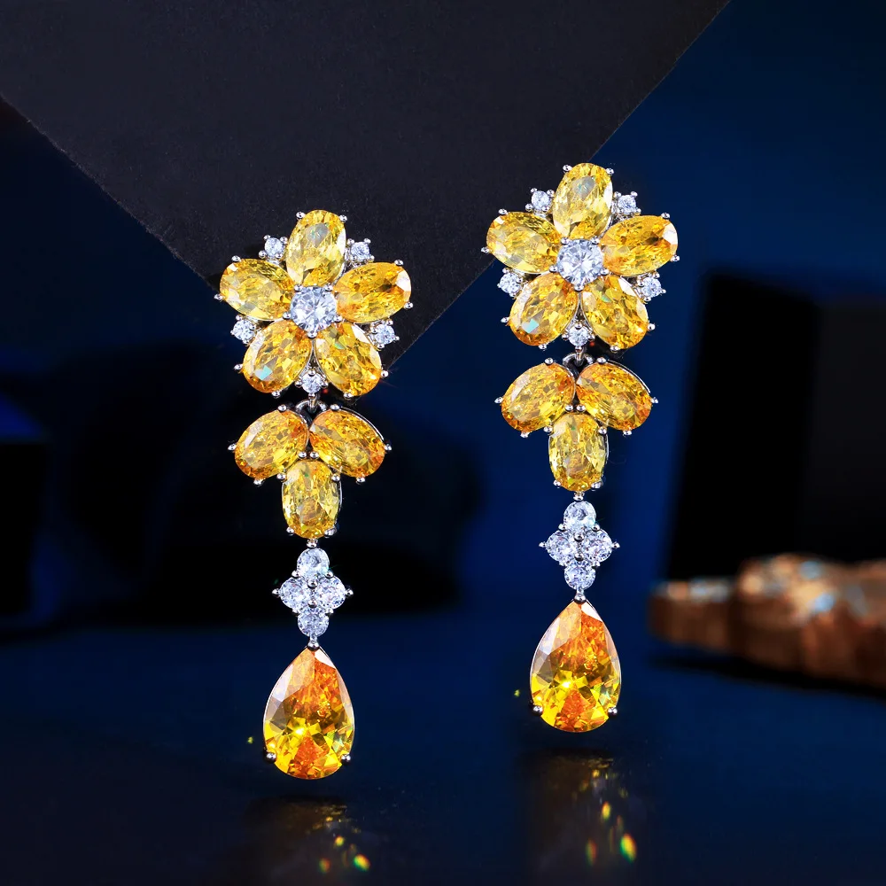 

Glamorous Floral Themed Drop Earrings in Radiant Yellow Crystal Embellished with Sparkling Zirconia for Women's Fashion Jewelry