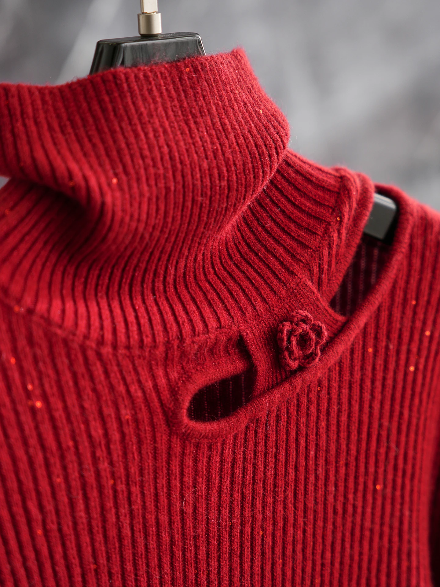 

Soft Woolen High Collar Knitted Sweater New Year Red 3D Flower Embroidery Base Layer Top Women's Faion Commute Sle