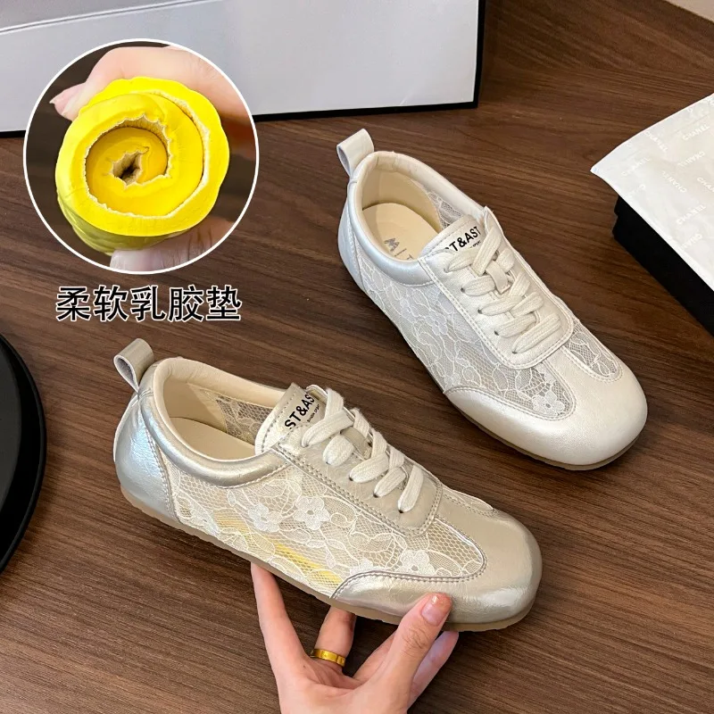 Женская модная повседневная обувь на шнуровке, размеры 35–40 ярдов, новые дышащие универсальные туфли на плоской подошве с круглой головкой в стиле ретро, с мягкой подошвой, кружевная обувь