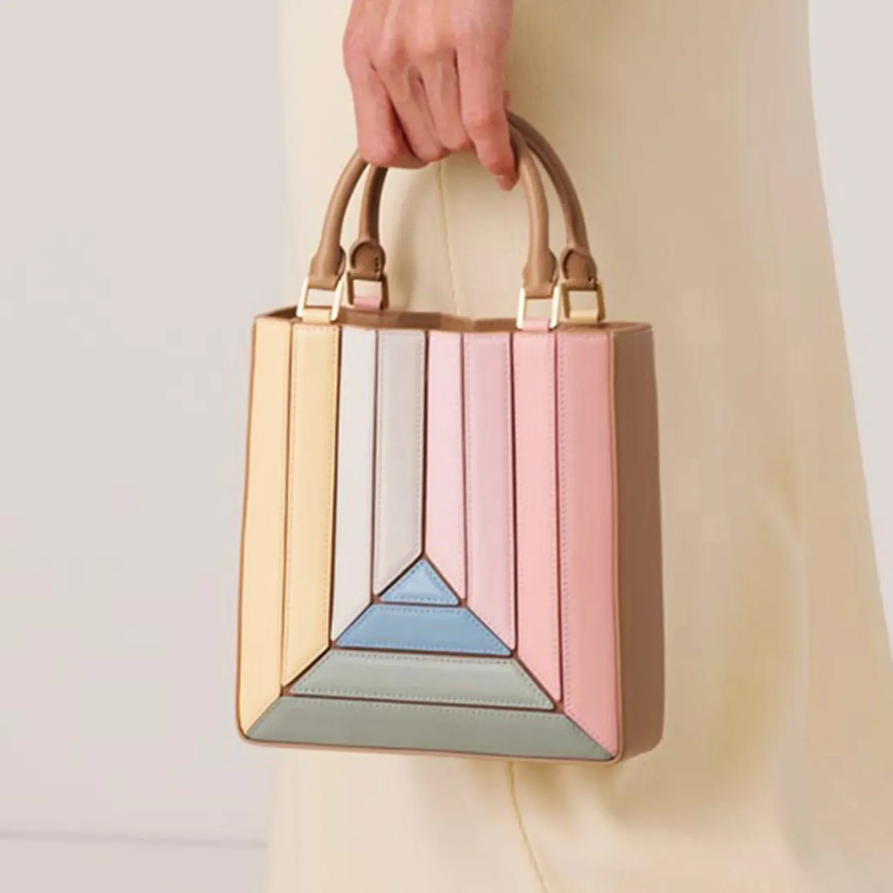 2023 New Türkiye Designer Top Handle Bag with Small Geometric Shape and Pleated Diagonal Span Ladies Hand Bags