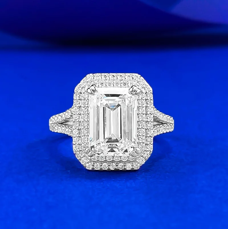 

The new S925 silver luxury set 3.5-card emerald cut white diamond ring is elegant and high-end