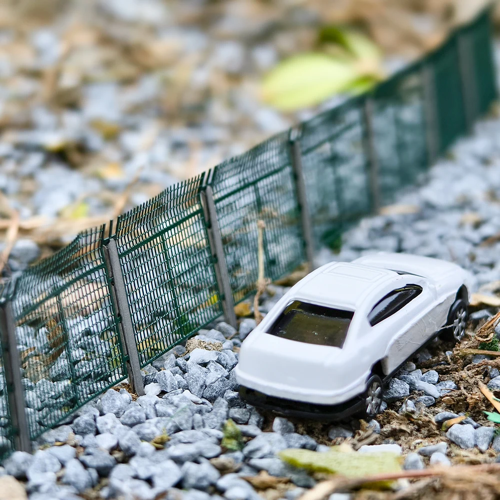 N Scale Miniature Metal Protective Fence With 5/10 Pillars Model Making Sand Table Scene Railway Train Landscape Diorama 2PCS