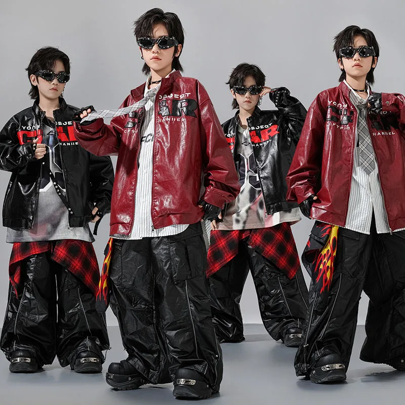 

Детская одежда в стиле хип-хоп Kpop, красная куртка из искусственной кожи на молнии, черные полосатые брюки-карго для девочек и мальчиков, костюм для уличных танцев, одежда