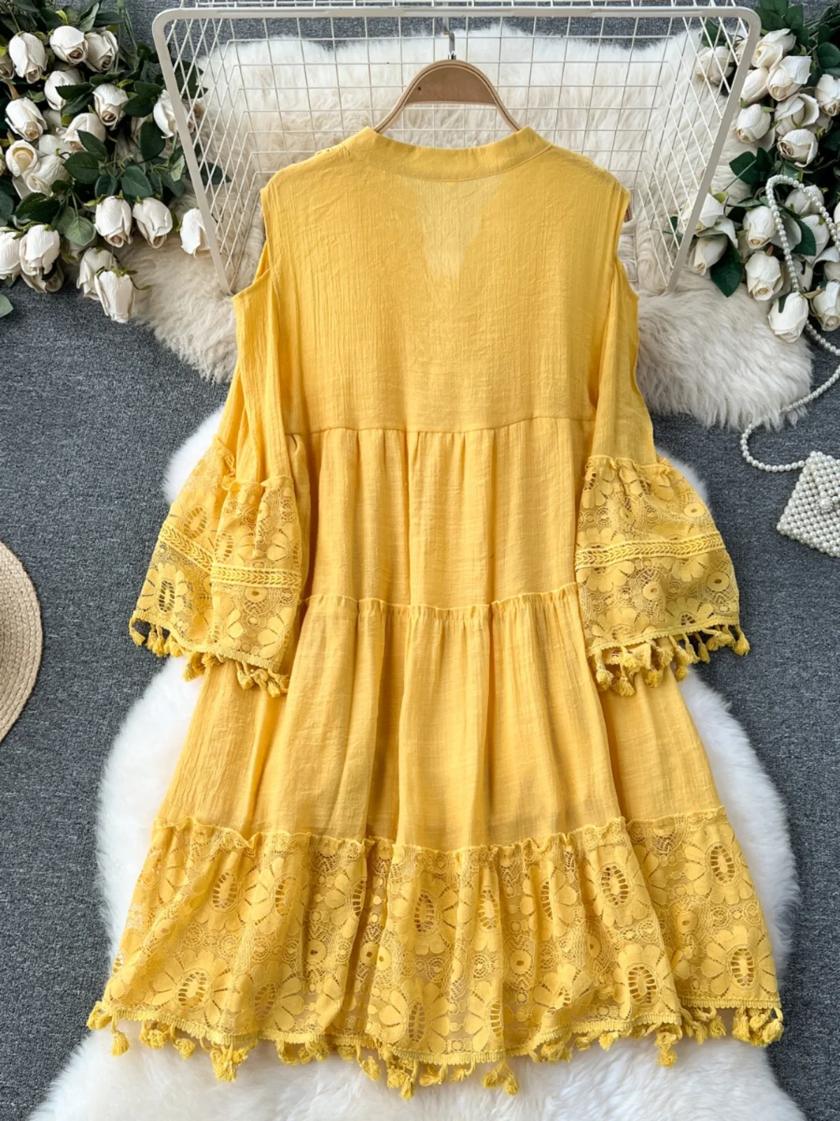 Women\'s Bohemian Style Spring Summer  Vacation Casual Tassels Tassels Lace Hollowed Trumpet Sleeves Mini Vestidos DS004