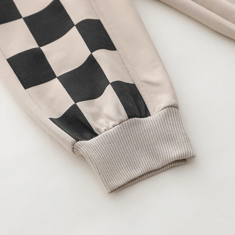 2-teiliger, karierter, mit Cartoon-Bären bestickter, langärmeliger Anzug für Säuglinge und Kleinkinder, saisonales Frühlings- und Herbst-Outfit – Detail 6