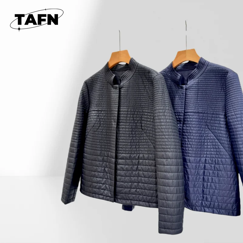 Lightweight & Durable Women's Vest Jacket for Winter Outdoor Puffer Vest Jacket for Women, Stylish and Functional AJ1305