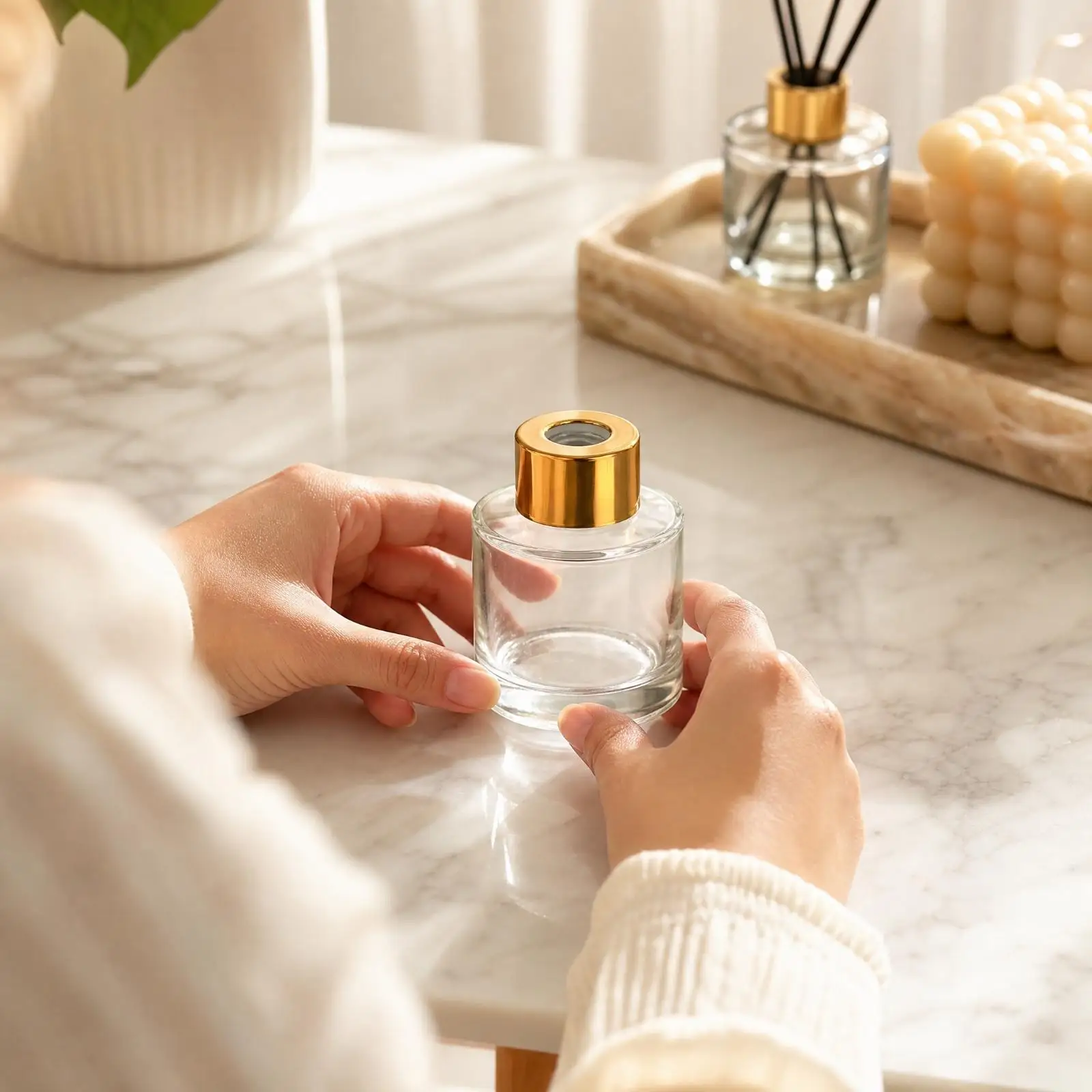 Clear Glass Reed Diffuser Bottle for Essential Oil Fragrance 50ml Refillable Scent Container for Desk Entryway Decor