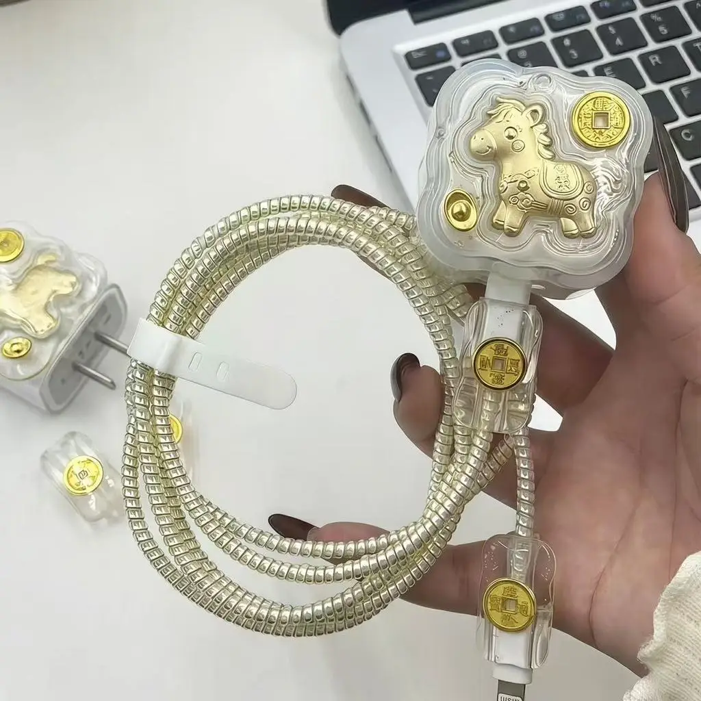 

Cute Horse New Year's Wealth Collection Dropping Case for iPhone 40w 17 Pro Max Data Cable Protection Cover 20w Cable Winder