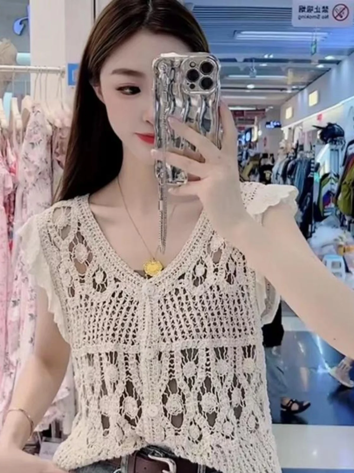 Retro Summer New Hollow out Lace Splicing V-ne Fly Sve Loose Vest Outerwear Women's Faion Elements: Button Sle: Vers...