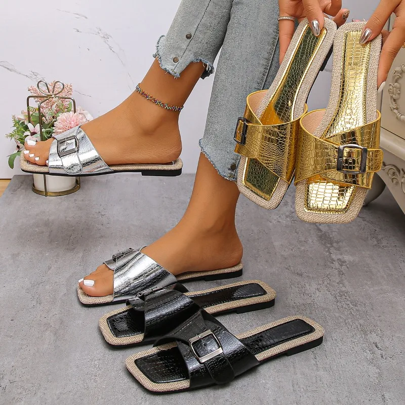 

2025 New Women Slippers Summer Non Slip Beach Sandals Plus Size Buckle Flat Slippers Women Simple and Comfortable Slides