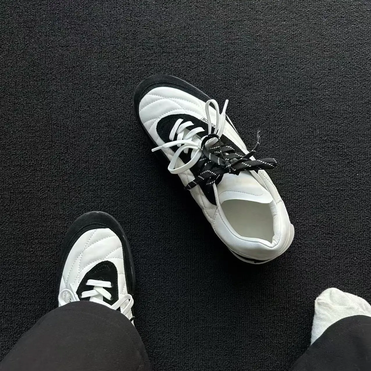 

Casual Outdoor Men's Shoes round Toe Commuter Thick Bottom Heightening Walking And Climbing Shoes Fashionable All-Match Design