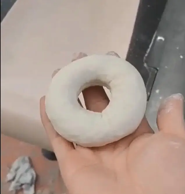 المهنية كل شيء الخبز صب آلة التقريب آلة صنع خبز الخبز آلة تشكيل الخبز