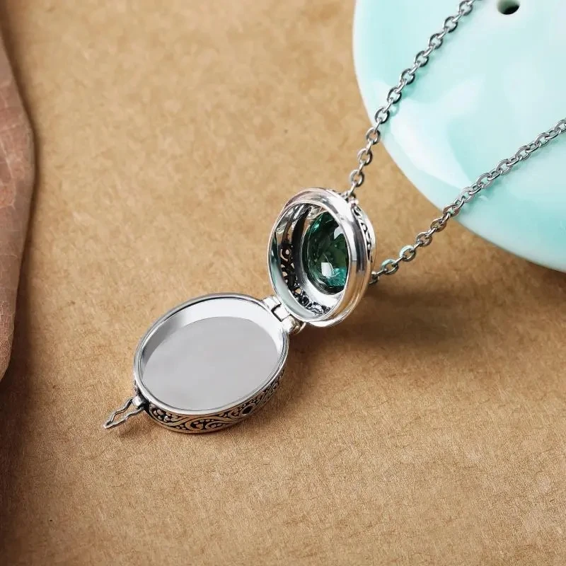 Gawu Box Pendant Green/red Crystal Setting Openable Photo Box Necklace Vintage Memorial Jewelry Birthday Gift for Women