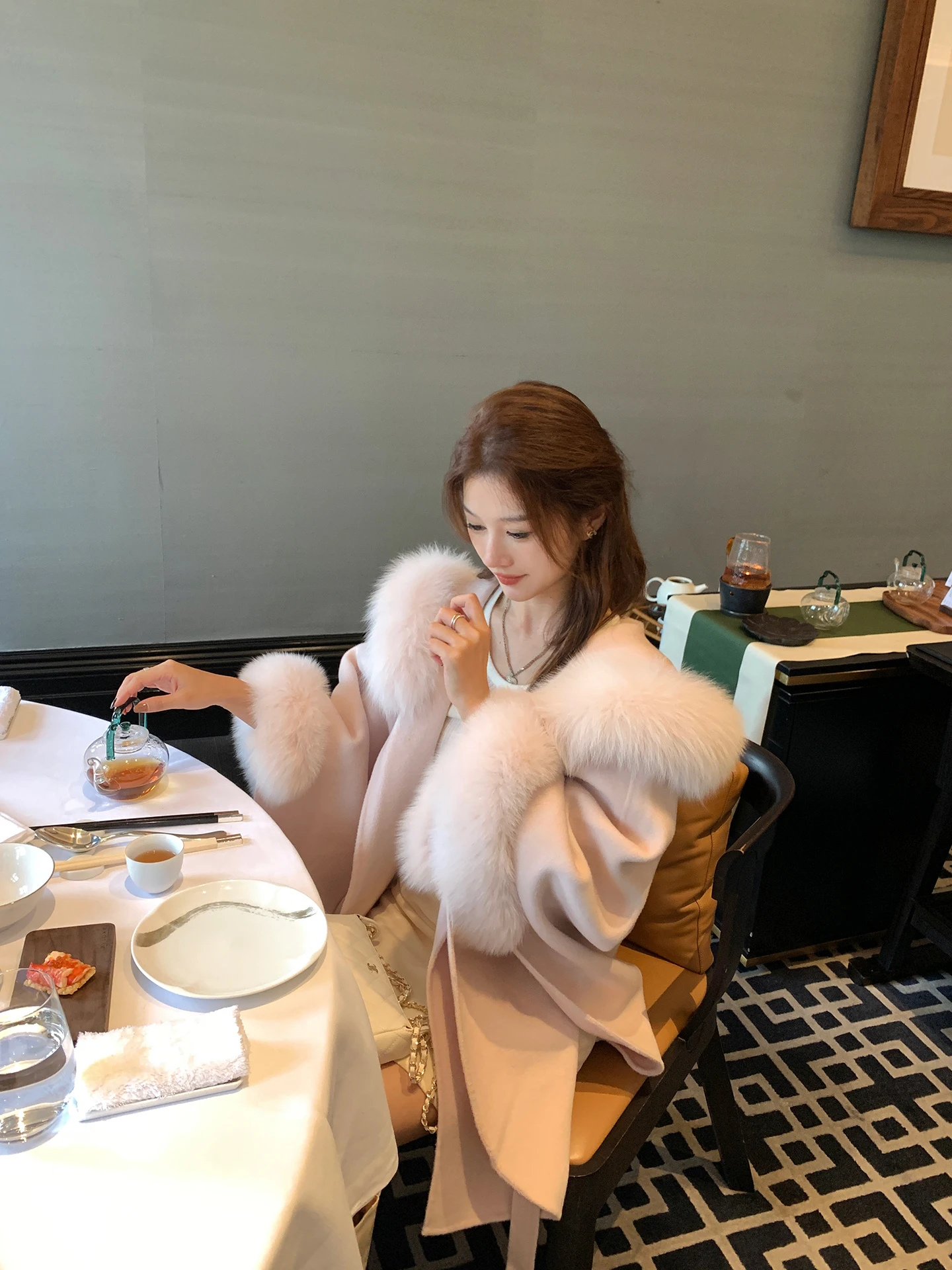 

Двустороннее шерстяное пальто YaoFur с меховым воротником и капюшоном, женская верхняя одежда, зимнее пальто в корейском стиле