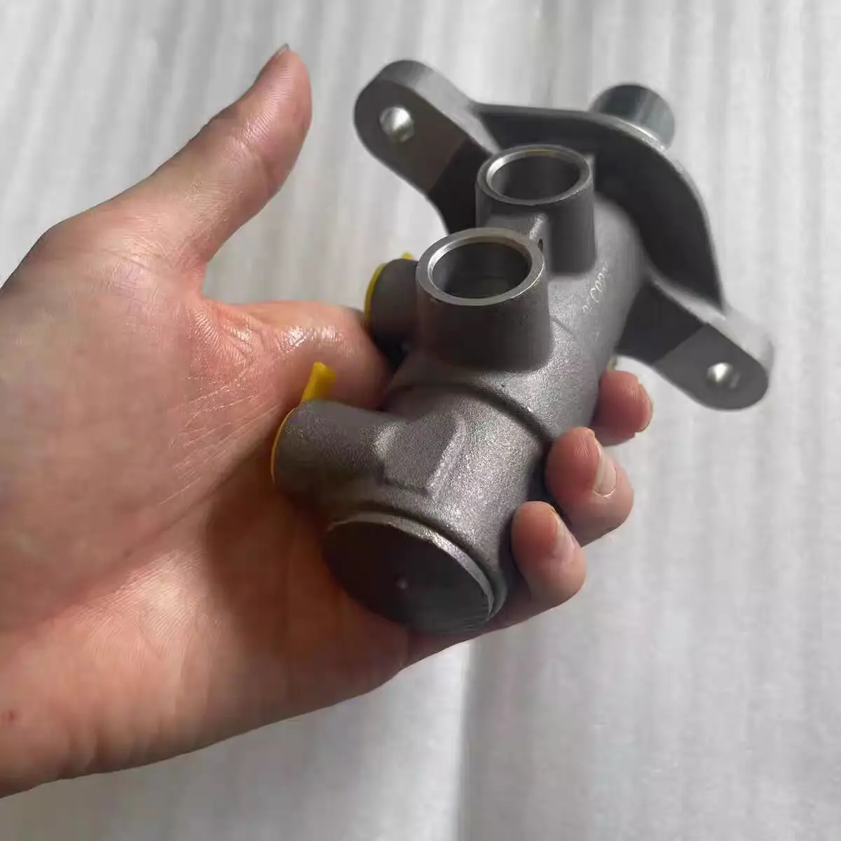 

Auto parts High quality Brake Master Cylinder Assembly Updated Version For Dongfeng Fengshen AX7