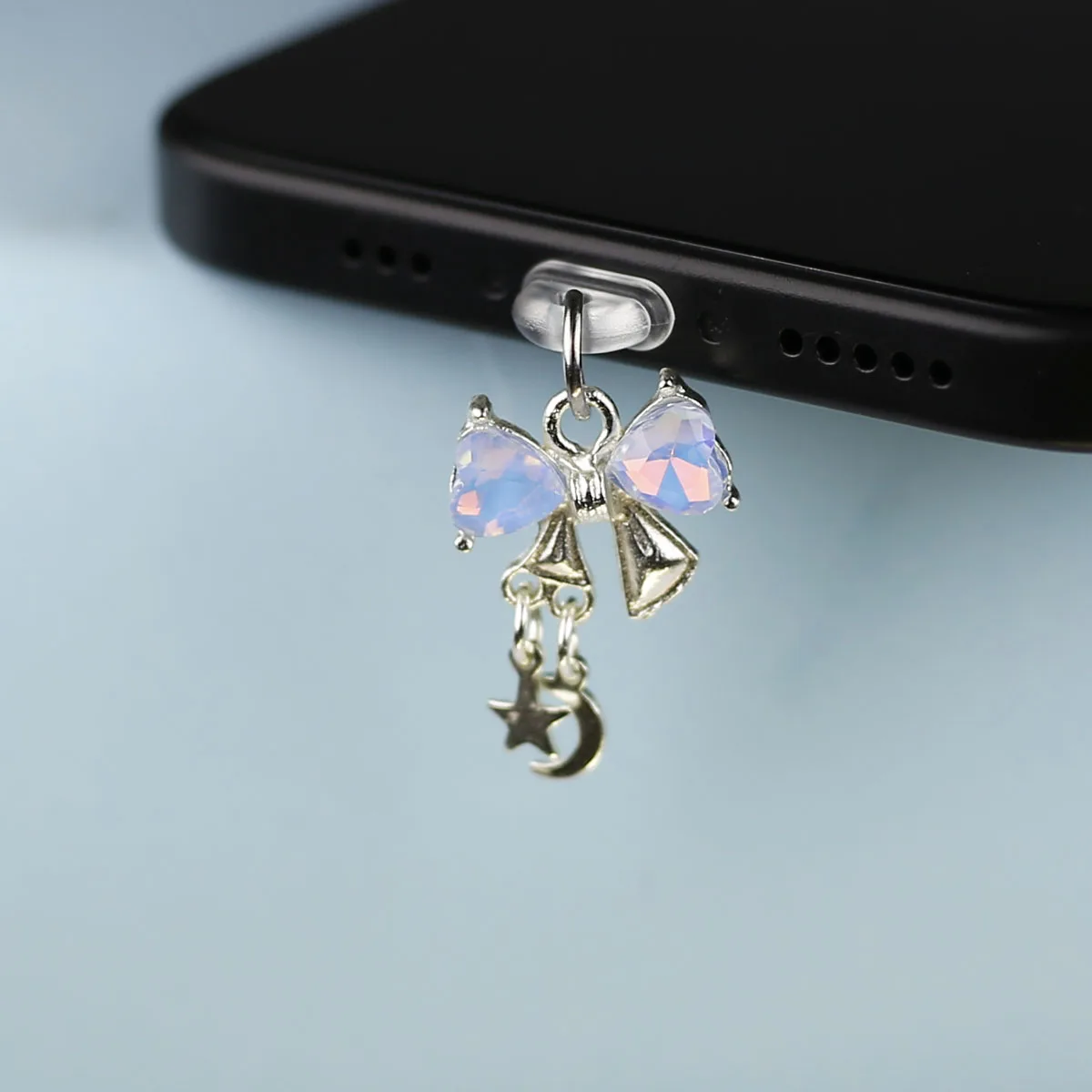 Wunderschöner herzförmiger Liebesschleifen-Mond-Stern-Staubschutz-Anhänger für Mobiltelefone, hängende Dekoration, Zubehör für iPhone Type-C-Anschluss – Detail 5