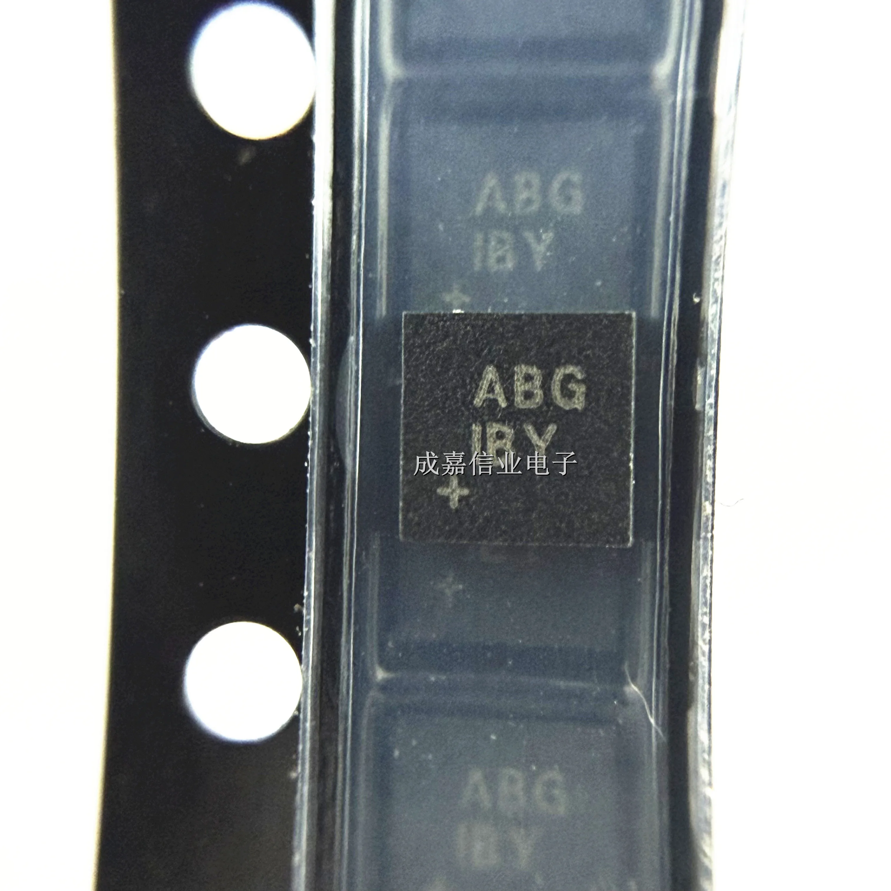 

5 шт./лот MAX8614AETD+T TDFN-14 МАРКИРОВКА; Импульсные регуляторы напряжения ABS Рабочая температура:-40 C-+ 85 C
