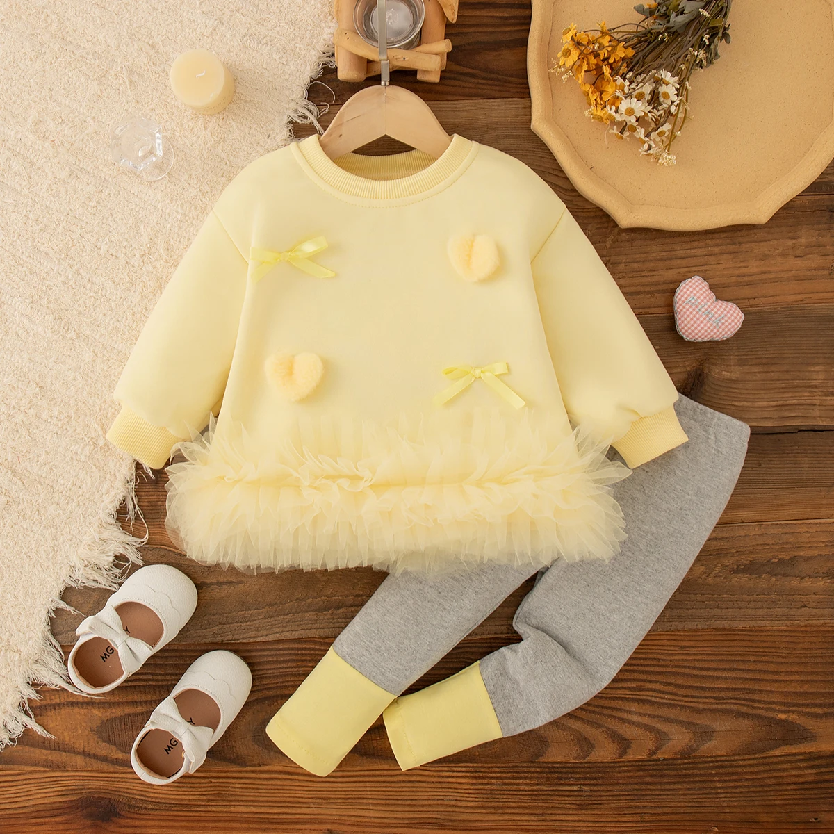 

Spring Autumn Baby Girl Set Bow Long Sleeved Yellow Tops and Pants Knit 2 Pieces Set Adorable Outfit for Daily Wear