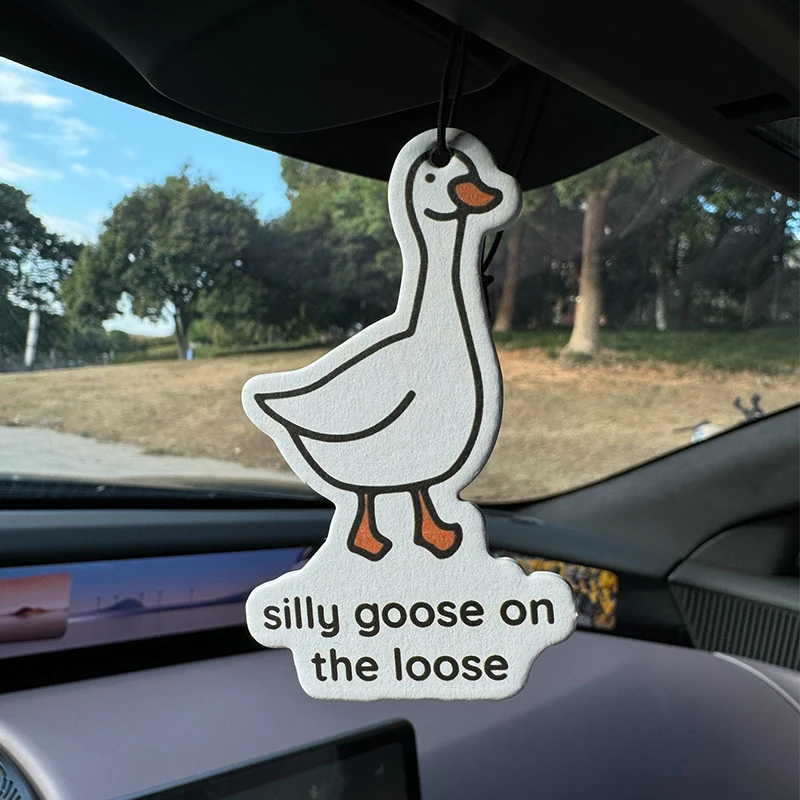 The Carefree Foolish Goose Hilton (Hotel Scent) Car Air Freshener |   Rearview Mirror Hanger & Dual-Purpose Air Vent Clip |   Natural Material Aromatherapy Tablets |   Long-Lasting Fragrance for 90 Days |   Alcohol-Free |   Not Afraid of Direct Exposure to the Sun |   Designed Specifically for Odor Removal in Cars, Closets, and Bathrooms. |   Cartoon Animation Graphics |   Unisex |   Luxury-Grade Fragrance |   Five-Star Hotel Same Style Sea Products