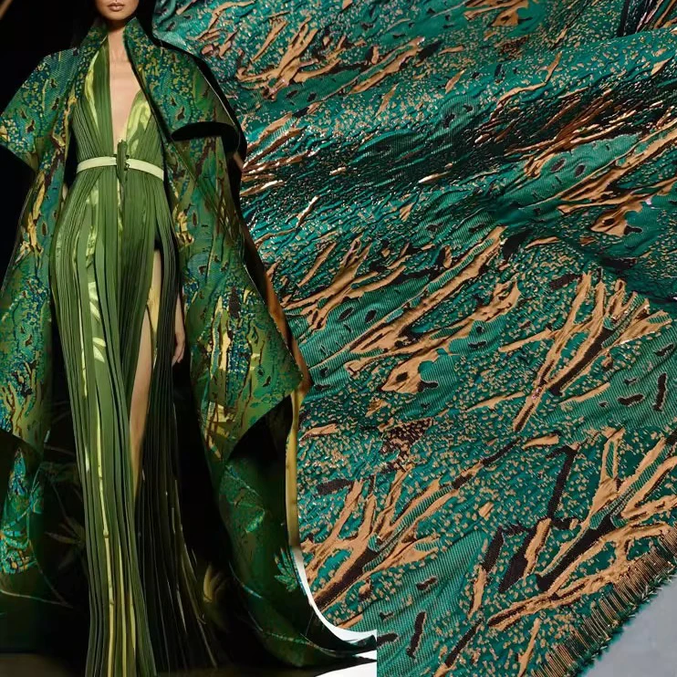 Tela Jacquard de montaña de seda dorada Retro verde, 1 yarda, diseñador de moda, camisetas creativas para escenario, telas para coser