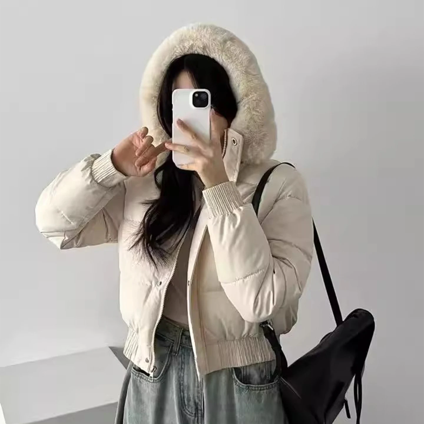 

Женская модная зимняя куртка с капюшоном, новинка, на флисовой подкладке, с длинными рукавами, хлопковая, универсальная, качественная, с меховой отделкой.