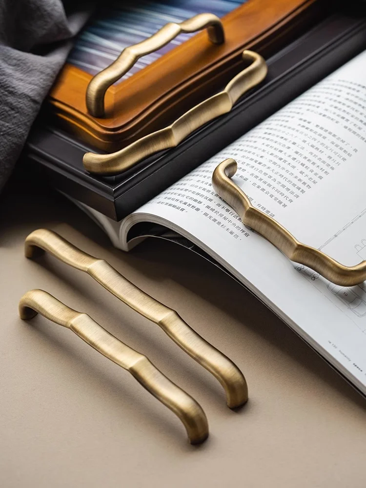 French Style Brass Cabinet Handle Gold Bronze Wardrobe Pull Bar Drawer Knob Wine Cabinet Retro Handle Furniture Bamboo Pulls