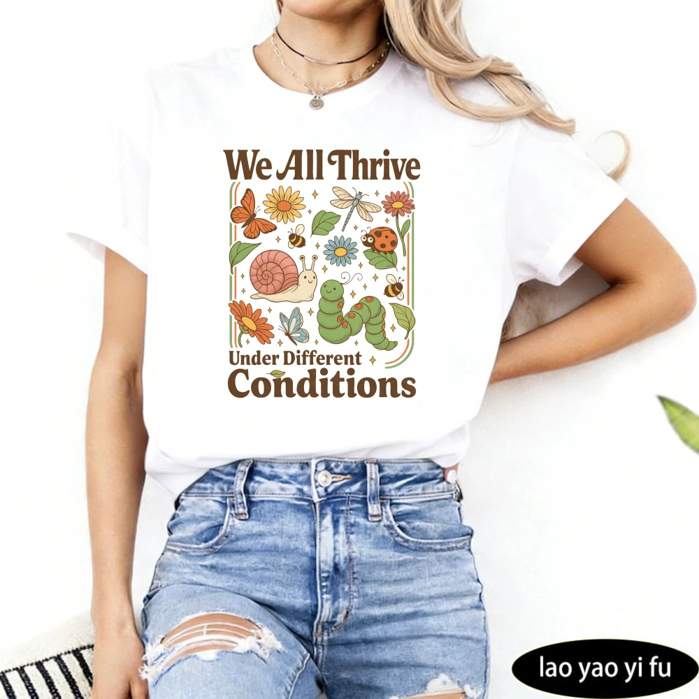 T-shirt pour femmes, style rétro, avec motif d'insectes, d'escargots et de fleurs, décontracté, avec inscription « Nous prospèrez tous sous des conditions différentes »