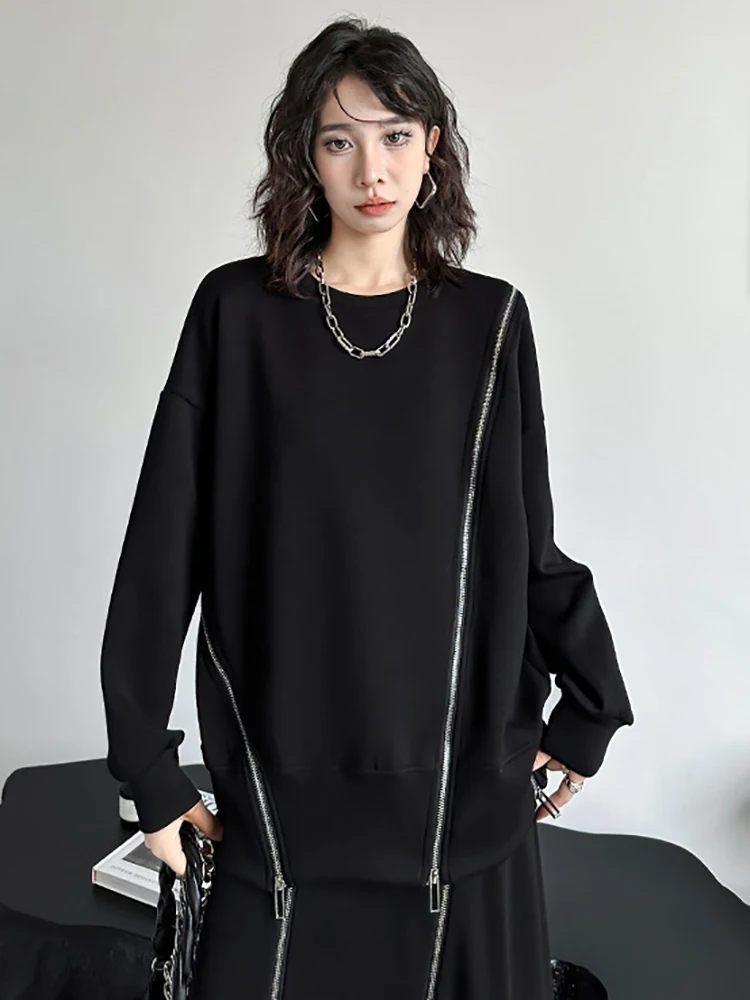 [EAM] Black Zipper Irregular Sweatshirt New Round Neck Long Sleeve Loose Women Big Size Fashion Tide Spring Autumn 2023 1DH4446