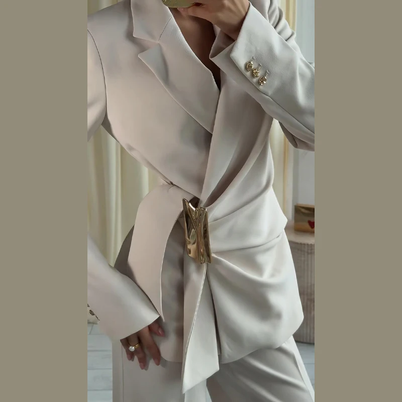 Eleganter Damenanzug mit Schnallengürtel, Blazer mit Revers und langen Ärmeln, schmal geschnittener Mantel und weit geschnittene Hose – Frühlingsneuheit – Detail 23
