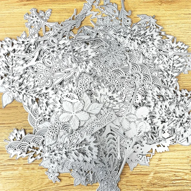 Metalowa matryca do wycinania Koronkowe kwiaty roślinne Matryce Losowa dostawa dla DIY Scrapbook Paper Card Embossed Stencils