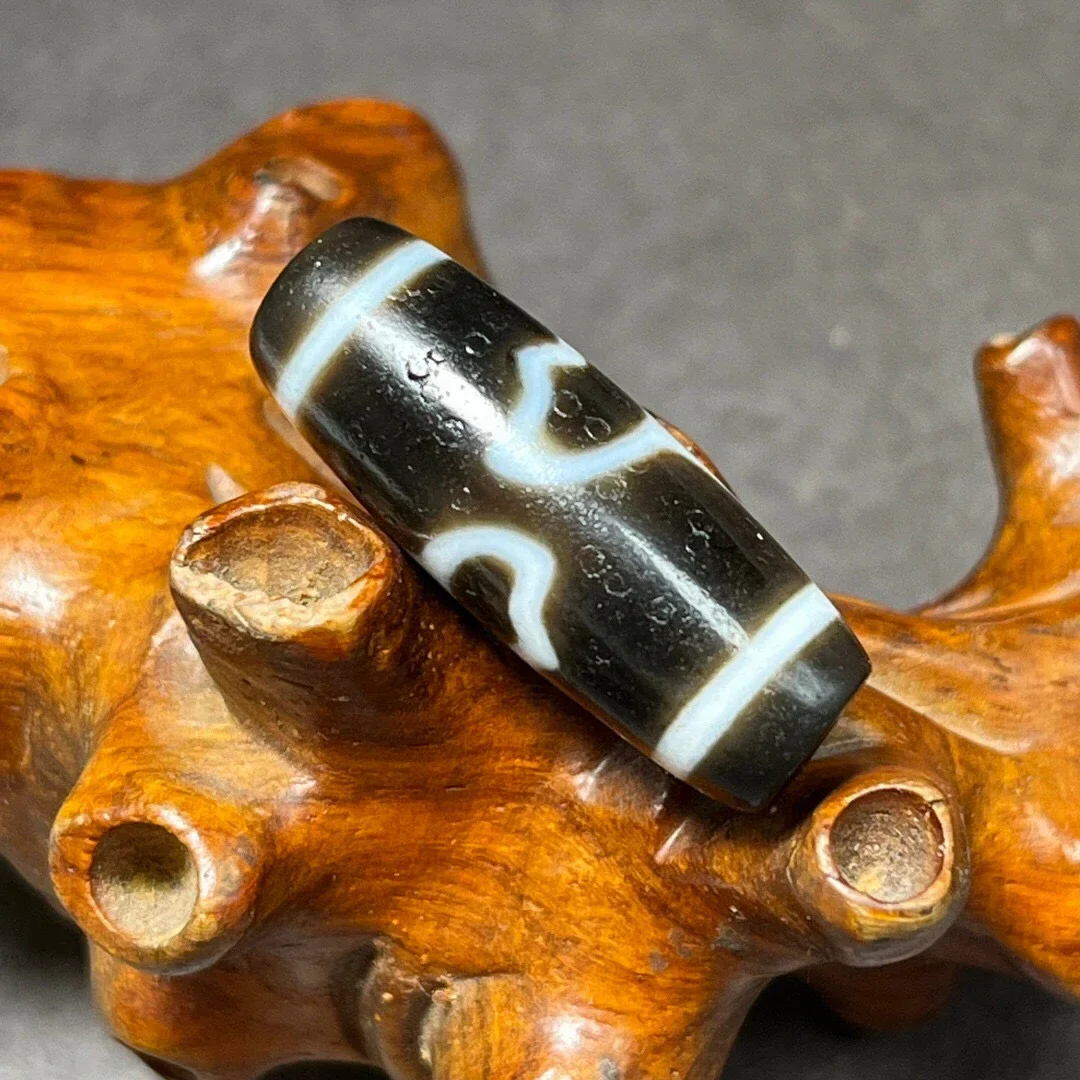Special offer to pick up leaks, natural Tibet high oil-coated pulp, lotus old dzi bead agate, chalcedony dzi bead pendant, neckl