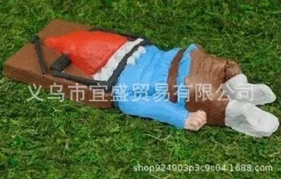 تمثال راتنج عيد الميلاد من جوري - ديكور سانتا كلوز الدموي |   هدية حفلة الهالوين |   الفكاهة السوداء