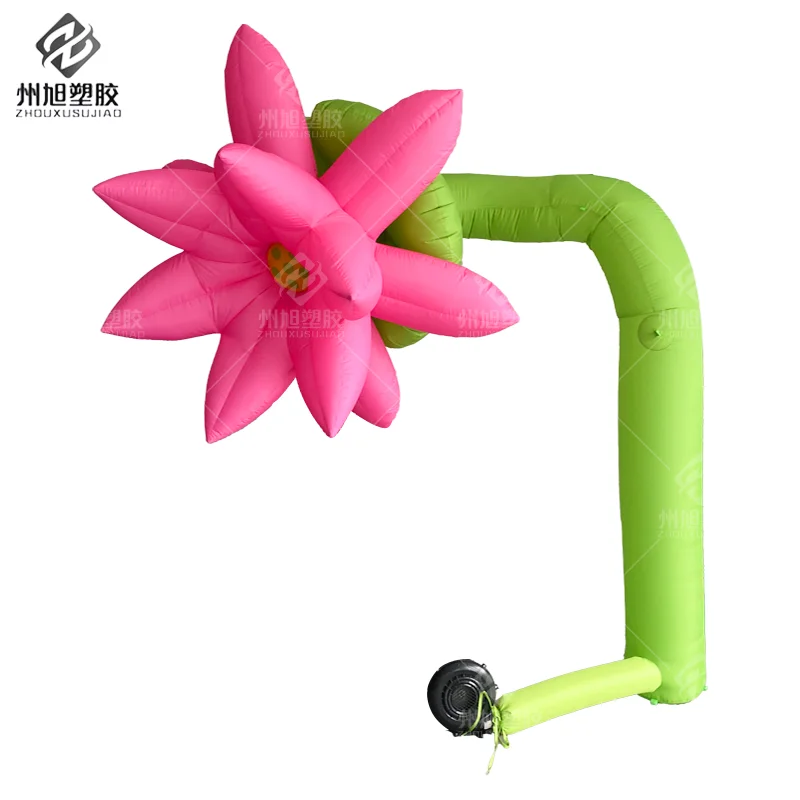 Grande modello di fiore gonfiabile con oggetti di scena decorativi soffianti per macchie panoramiche all'aperto, parchi e centri commerciali