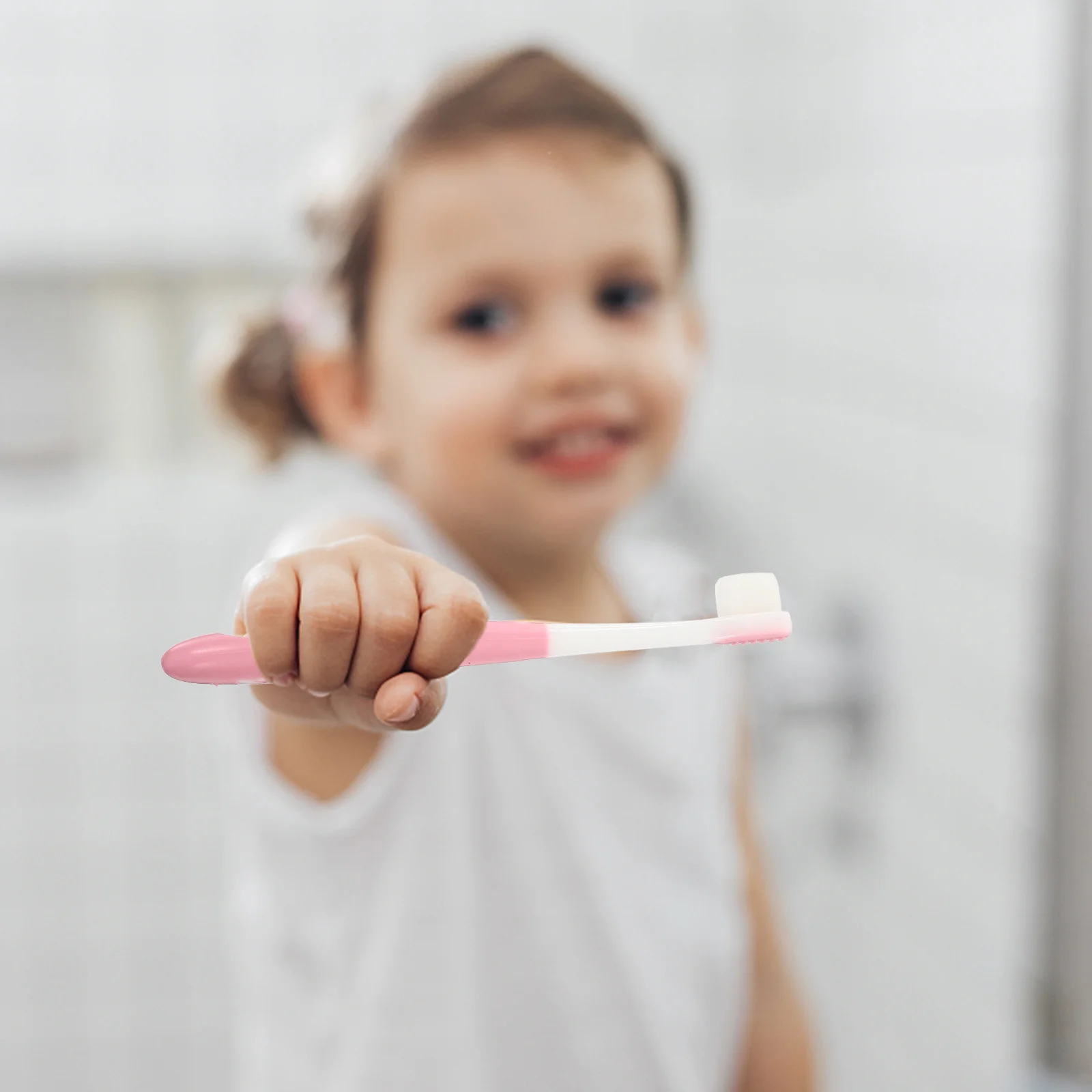 

1pc Kids Toothbrush Bristle Non-Slip Handle Soft Toothbrush For Kids Manual Brush For Children Oral Care With Storage Bucket