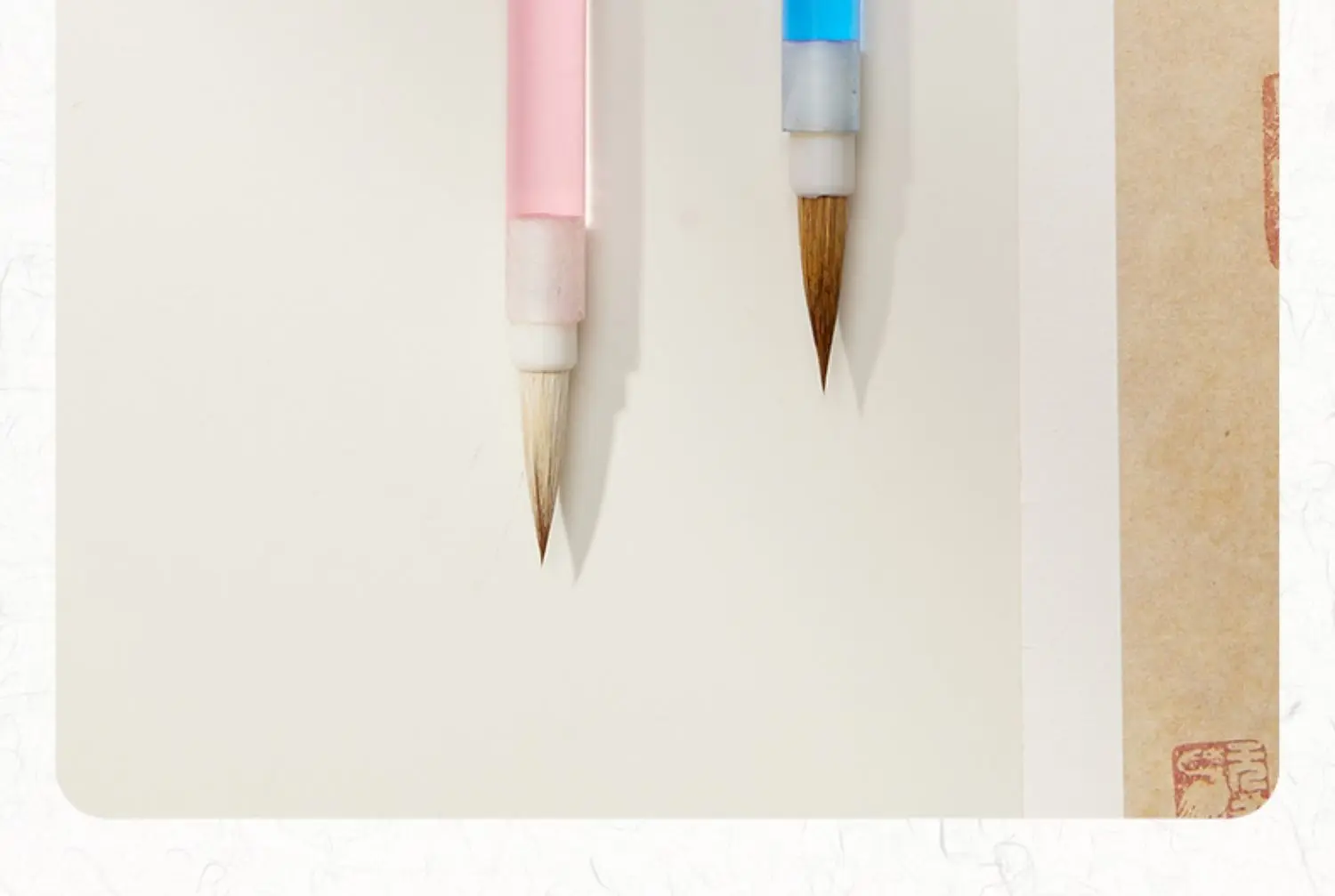 Kleiner Pinsel und Profi-Kalligrafie-Stift aus Wolfshaar mit dünnem Goldkörper und transparentem Acryl-Griff für Schreibübungen – Detail 9