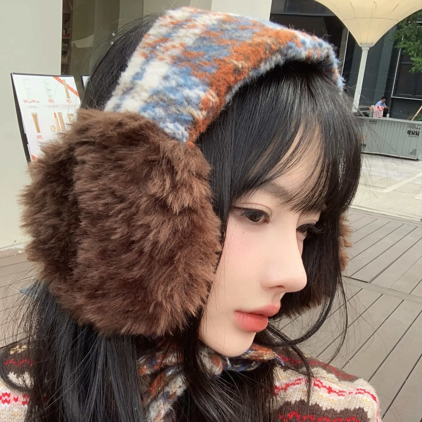 厚みのあるチェック柄ウール毛皮耳あて女性の冬サイクリング暖かい保護耳に優しいファッショナブルなニット大人のアクセサリー