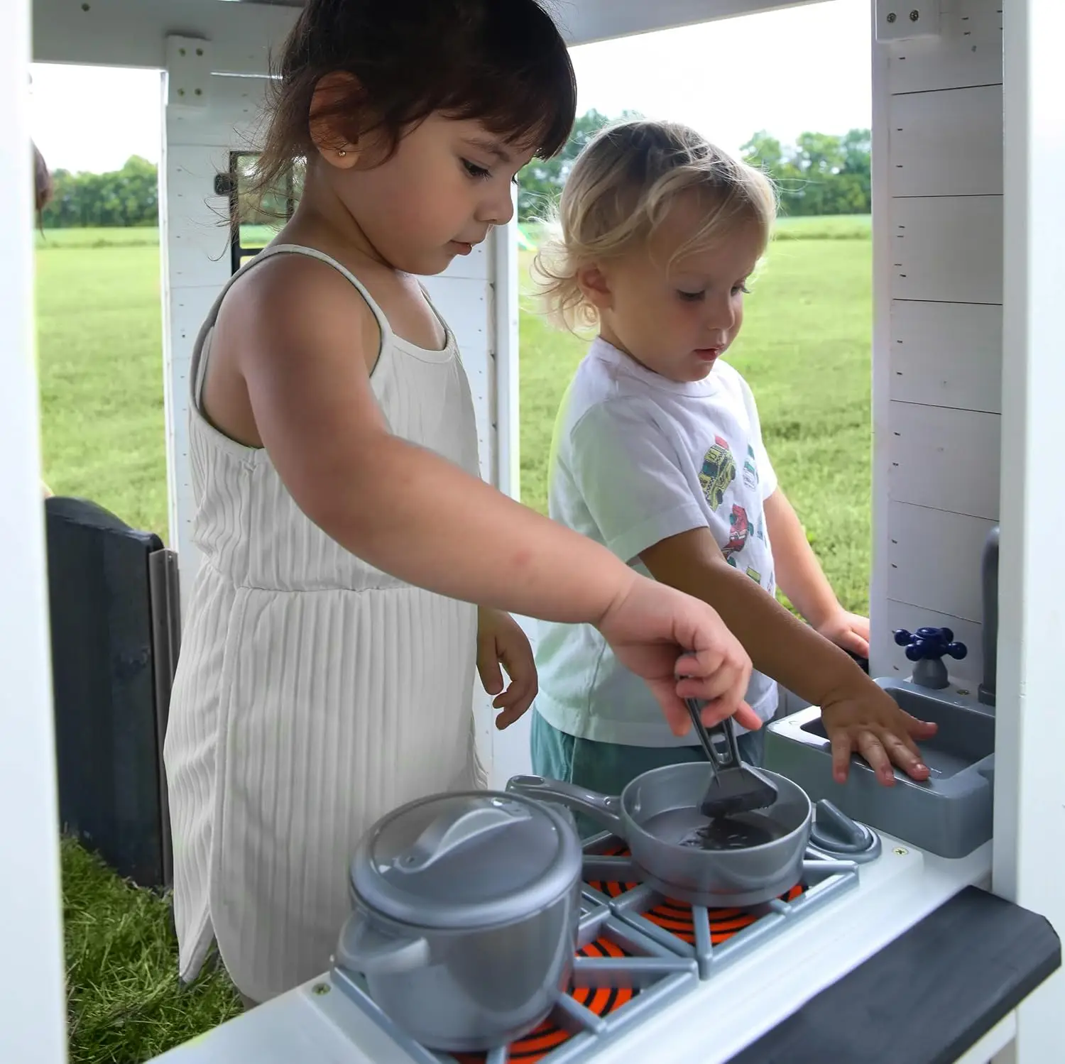 Windows, Kitchen with Pot and Pans and Utensils, Flowerpot Holders, Working Doorbell, Ages 2-6