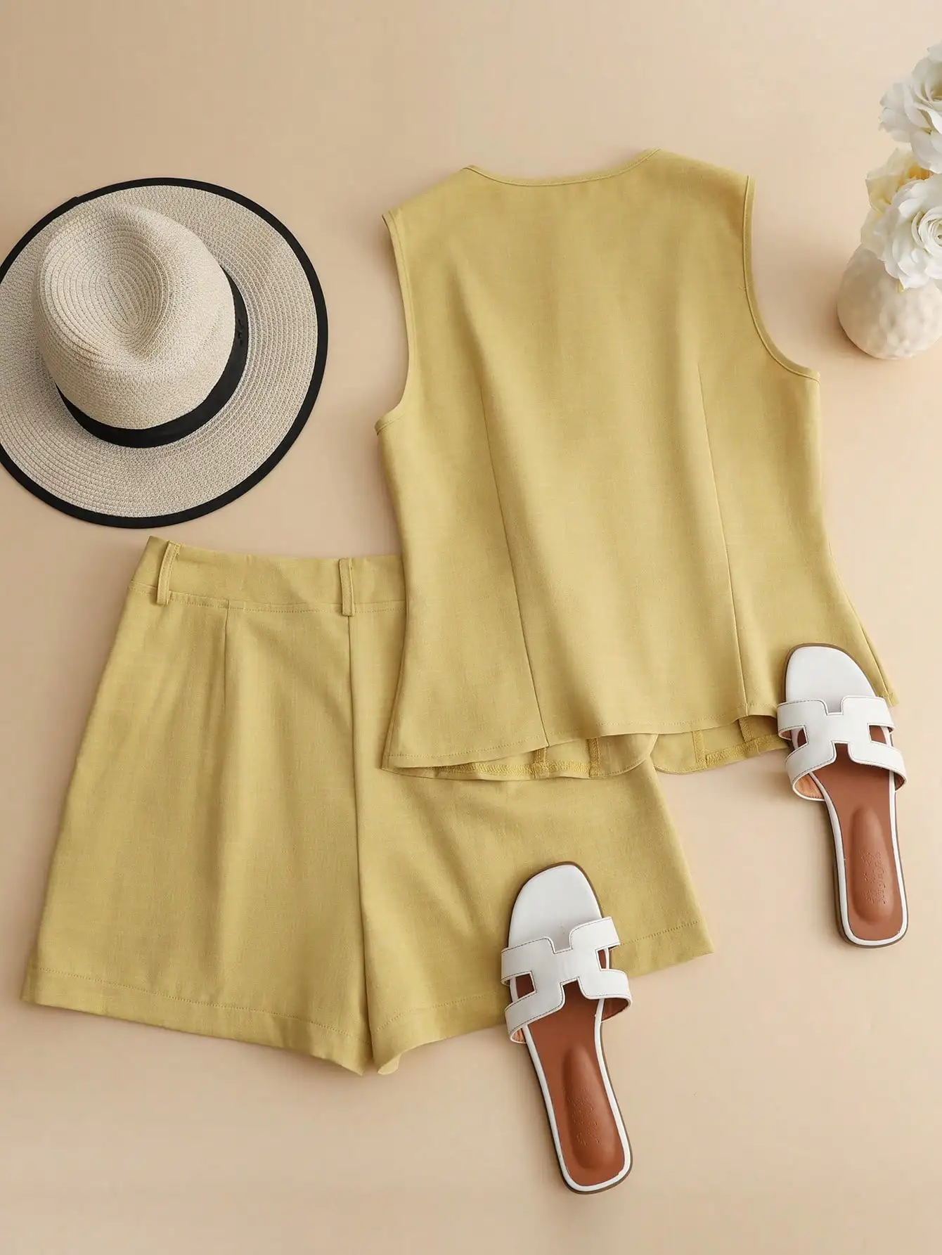 

Women Sleeveless Button-Up Vest And Shorts Set Casual Vacation Outfit